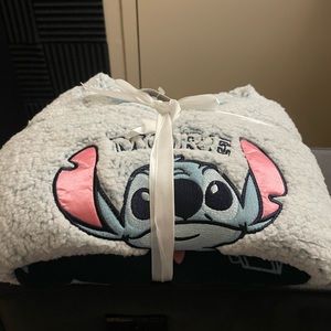 Womens 2piece pajama set Walt Disney’s stitch